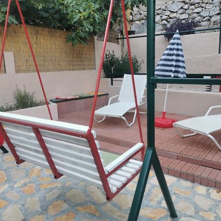 Big And Spacious Apartment In The Heart Of Omiš Esterno foto