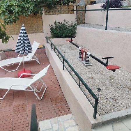 Big And Spacious Apartment In The Heart Of Omiš Esterno foto