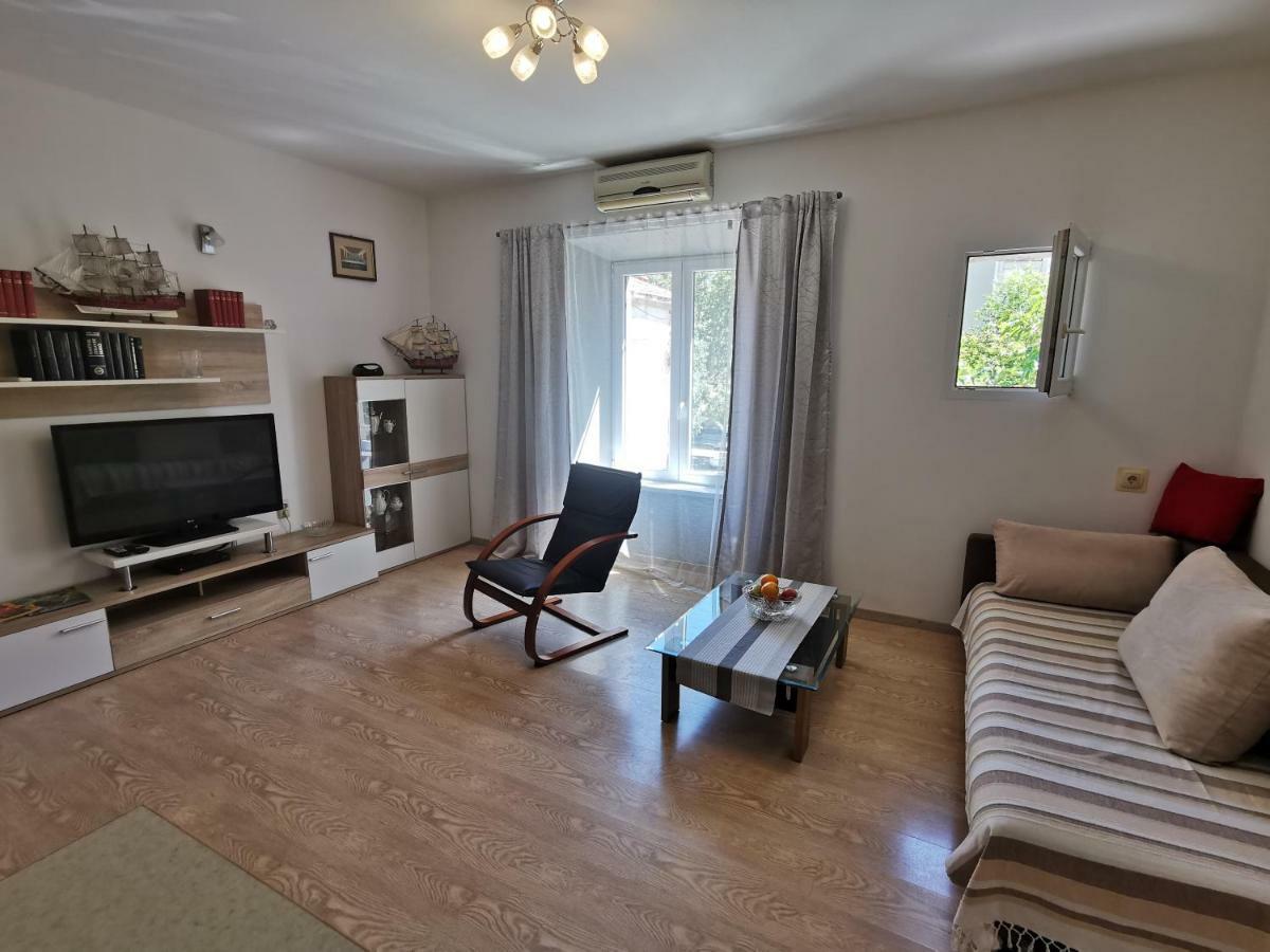 Big And Spacious Apartment In The Heart Of Omiš Esterno foto